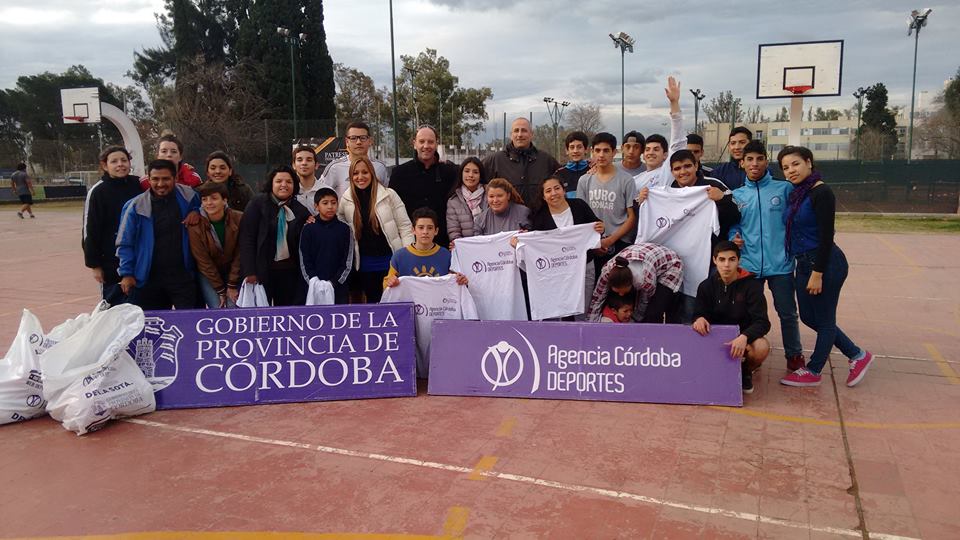 Se inauguró una escuela de básquet para sordos en Córdoba
