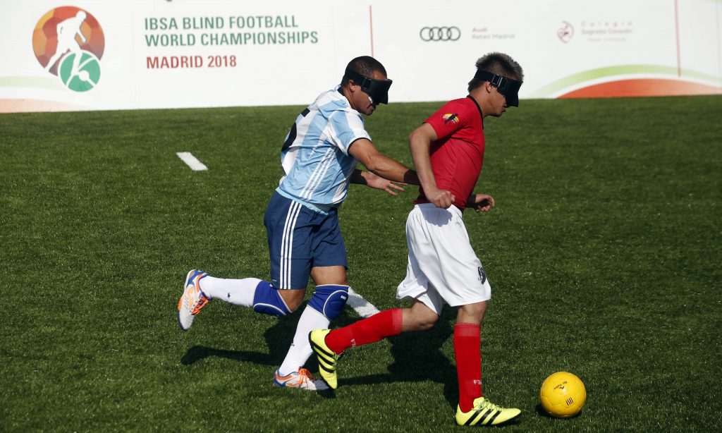 Fútbol para ciegos: Argentina y Colombia empataron en Madrid
