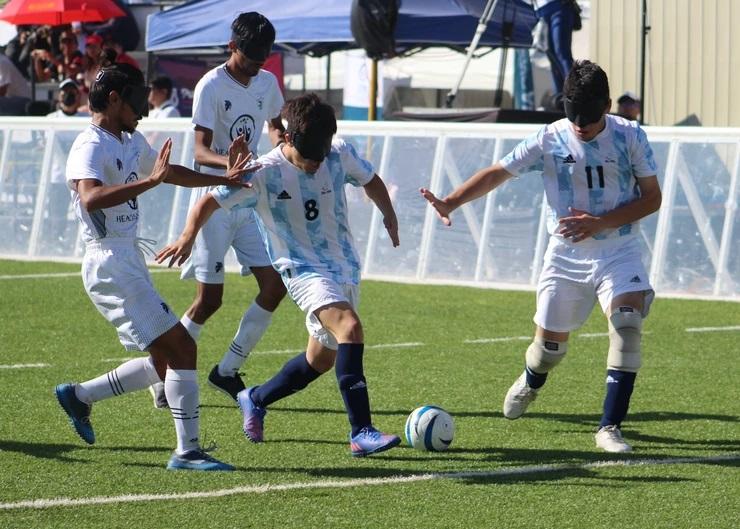 Fútbol para ciegos: Los Murciélagos golearon y son finalistas en México